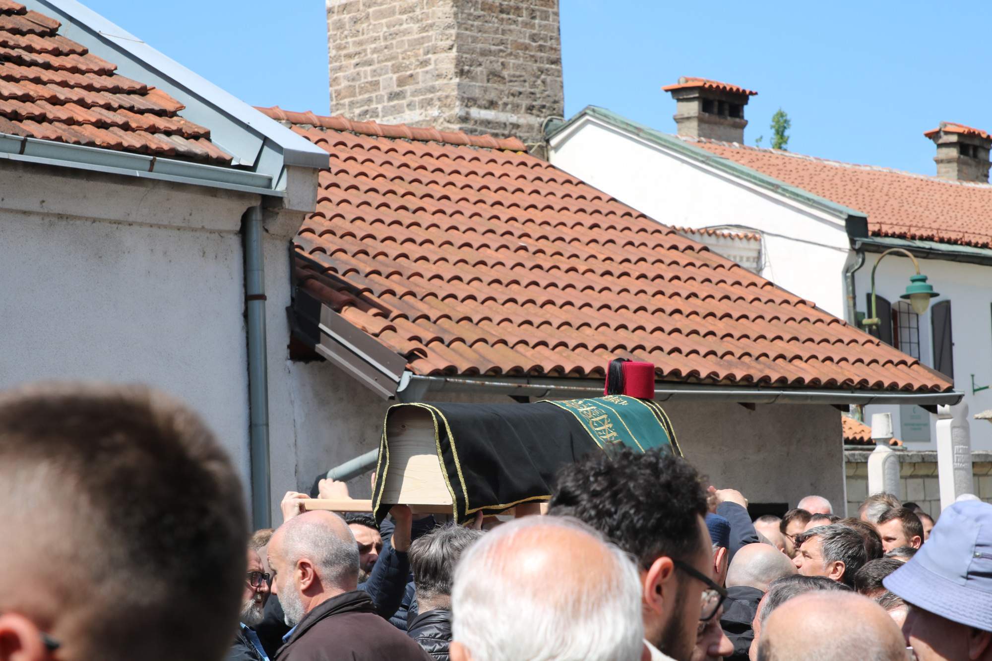 Klanjana dženaza profesoru Orhanu Bajraktareviću: "Vjerovao je da mišljenje počinje pitanjem i nemirom"